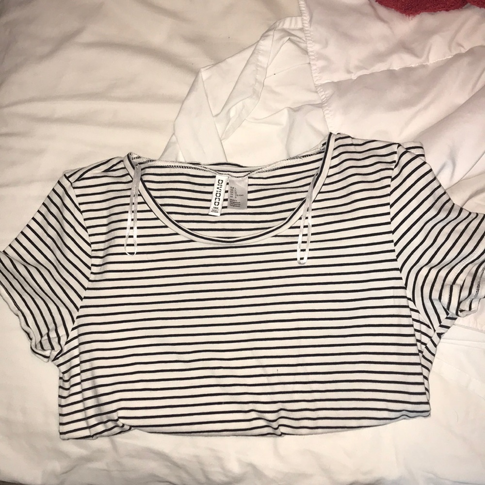 striped h&m tee shirt